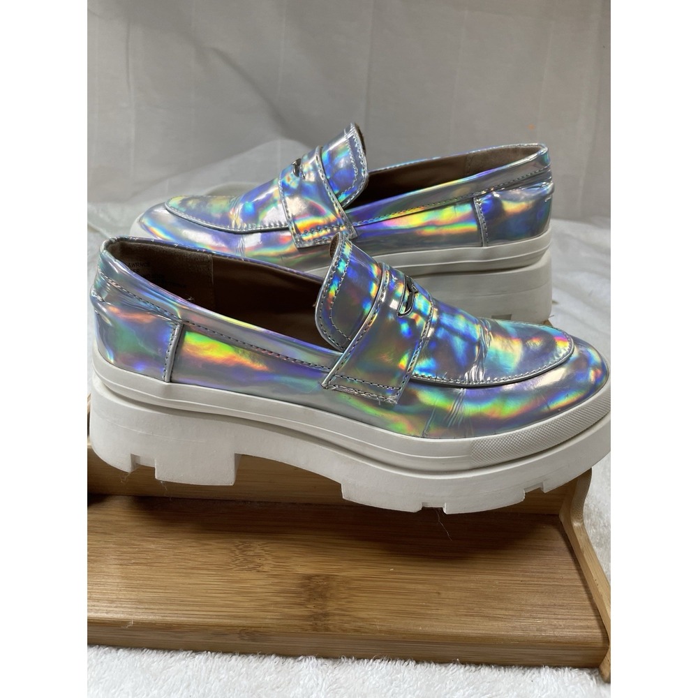 Steve Madden Silver Holo Girls Womens Shoes with a Heart Size 4 - Picture 2 of 5